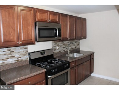 215 Golf Rd, Darby, PA 19023 - photo 3