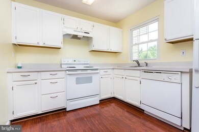 605 Knollwood Ct, Stafford, VA 22554 - photo 7