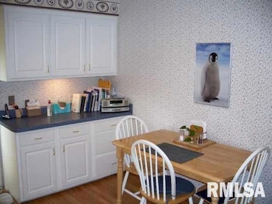 1519 Hickory Ln, Bettendorf, IA 52722 - photo 7