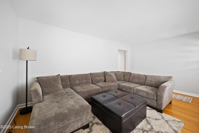 4320 Jade Ct, Louisville, KY 40216 - photo 6