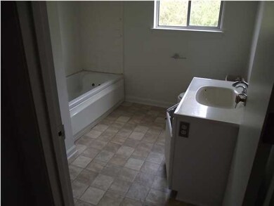 1317 Michael Ln, Hixson, TN 37343 - photo 5