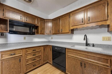 824 Pawnee Dr NW, Cedar Rapids, IA 52405 - photo 7