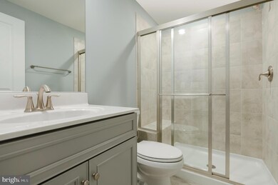 2372 Hawkshill Dr unit HARLOW II  2216, Warrenton, VA 20186 - photo 5