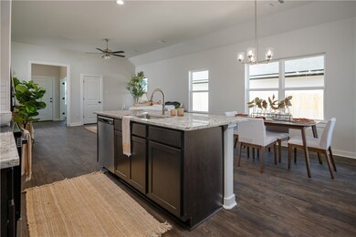 3528 Pointe Du Hoc Dr, Bryan, TX 77808 - photo 4