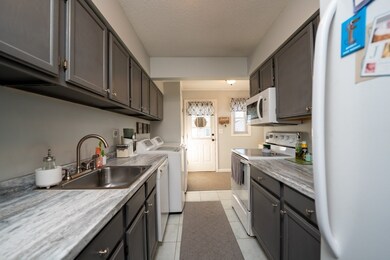 36 Mitchell Dr, Chicopee, MA 01022 - photo 6