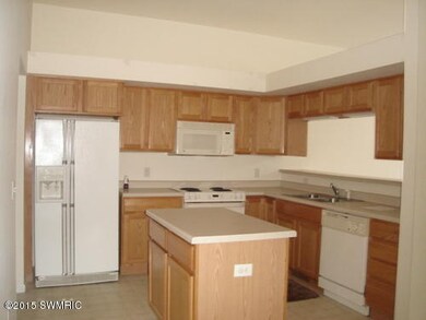 1377VillageCir 006