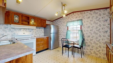 8 Katie Ave, Lewiston, ME 04240 - photo 4