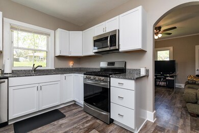 3819 E 30th St, Des Moines, IA 50317 - photo 2