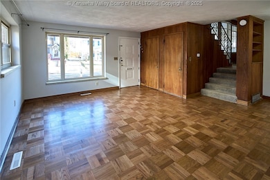 907 Valley Rd, Charleston, WV 25302 - photo 7