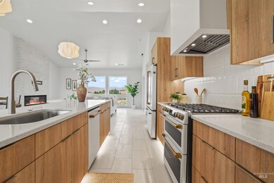 10784 W Freestyle Ln, Eagle, ID 83714 - photo 2