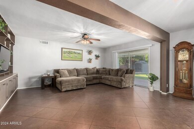 05 - Living Room