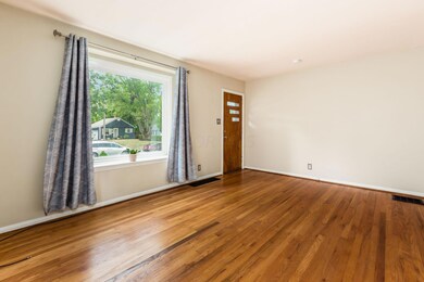 360 E Jeffrey Place, Columbus, OH 43214 - photo 5