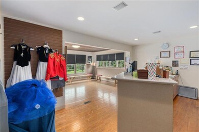 1864 W Schuylkill Rd, Douglassville, PA 19518 - photo 6