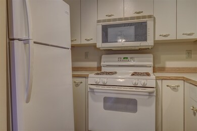 14 Birchwood Dr unit C 14, Milford, NH 03055 - photo 6