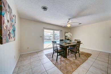 Dining Area access to Patio