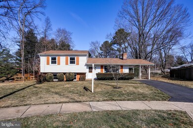 9542 Barkwood Ct, Fairfax, VA 22032 - photo 3