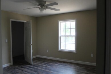 129 Gallaher Ln, Clarkrange, TN 38553 - photo 6