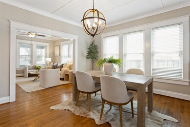 Dining room, with loads of natural light!