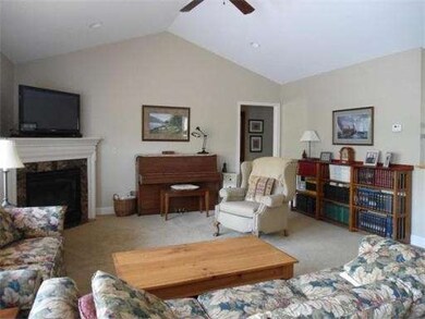 1 Sand Wedge Dr, Uxbridge, MA 01569 - photo 2