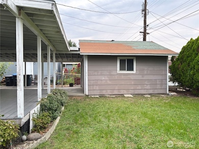 2207 W Spruce St, Moses Lake, WA 98837 - photo 5