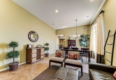 105-FrontRoom_2