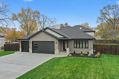 8015 S 85th Ave, Justice, IL 60458 - photo 5