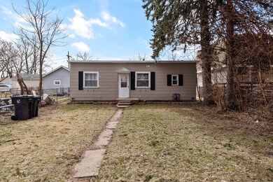 1419 Laurel Ave, Waukegan, IL 60085 - photo 2