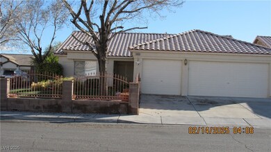 View of front of house with driveway, a fenced fro