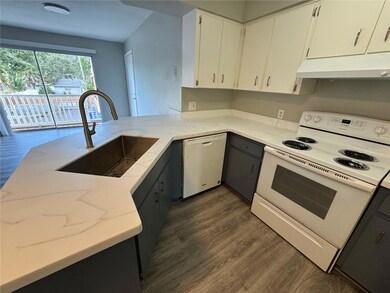 5201 S Macdill Ave unit 207, Tampa, FL 33611 - photo 4