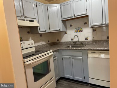 200 Chesterfield Ln unit 202, Stafford, VA 22556 - photo 2