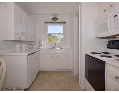 31 Eustis Ave, Newport, RI 02840 - photo 5