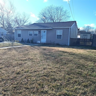 620 Michigan Ave, Bellport, NY 11713 - photo 2