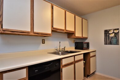 17 Blackstone Dr unit U1720, Nashua, NH 03063 - photo 6