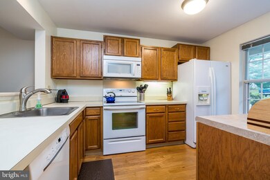 206 Barrington Ct, Palmyra, PA 17078 - photo 3