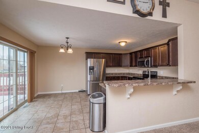 11717 Taylor Rae Dr, Louisville, KY 40229 - photo 4