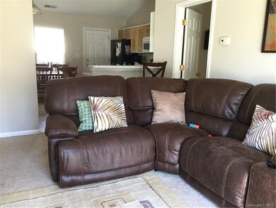 Open floor plan//Family room
