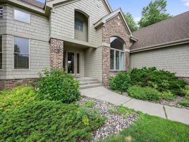 3933 Donegal Way, Saint Paul, MN 55122 - photo 4
