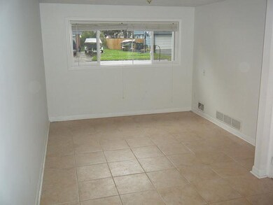 1307 Greenbrier Ln, North Tonawanda, NY 14120 - photo 5