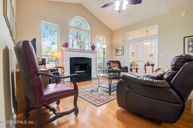 7-web-or-mls-Edgewater Branch Dr-005