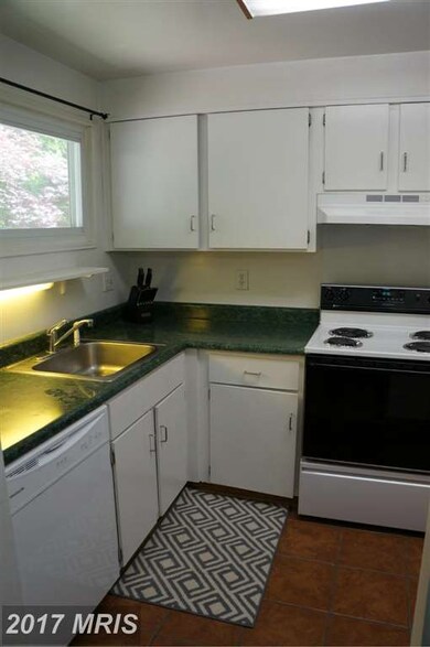 11601 Cherry Grove Dr, North Potomac, MD 20878 - photo 6