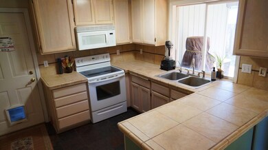 943 Pittview Ave, Central Point, OR 97502 - photo 4