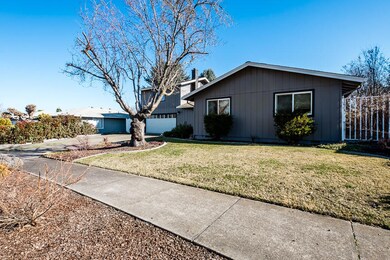 1350 Papago Dr, Medford, OR 97504 - photo 2