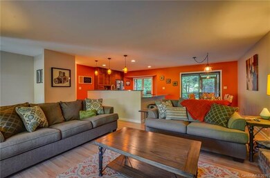 Wonderful open floor plan. Great for entertaining.