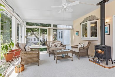 54 Jennifer Rd, Lowell, MA 01854 - photo 7