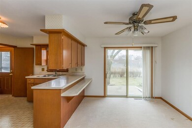 102 32nd St NW, Cedar Rapids, IA 52405 - photo 7