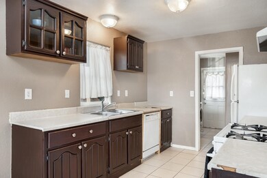 43601mainstreet-lr-8