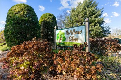 1 Willow Glen Cir unit 82, Warwick, RI 02889 - photo 2