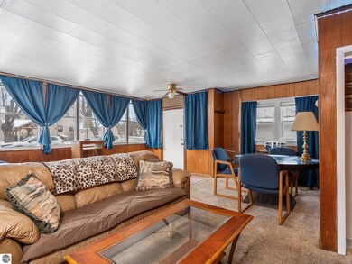 405 Powers St, Cadillac, MI 49601 - photo 7