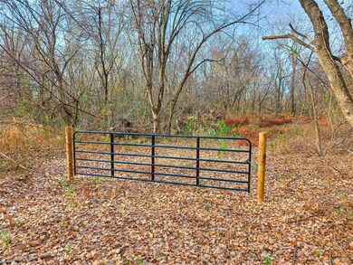 0 Unpltd Pt Sw4 Sec 24 12n 1w Se4 of Sw4 Less Rr & L unit 1206632, Choctaw, OK 73020 - photo 4