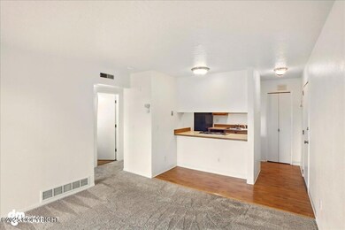 10260 JAMESTOWN #25